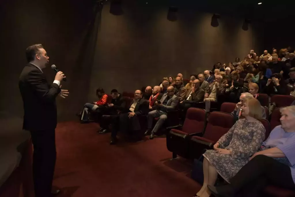 Presentación de ARFECINE de la mano del periodista y crítico Pablo de Vita, el director de este pequeño festival que cumple nueve ediciones